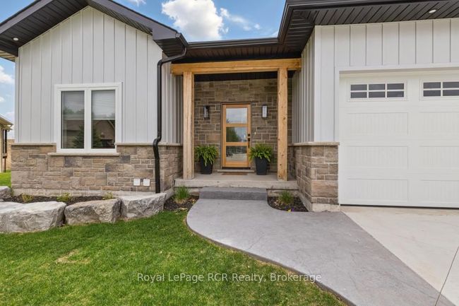 13 Jonathan Cres, House other with 4 bedrooms, 3 bathrooms and 4 parking in Mildmay ON | Image 4