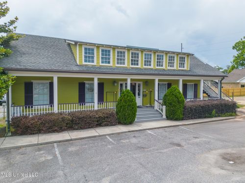 777 Watkins Ave, Gulfport, MS, 39507-2627 | Card Image
