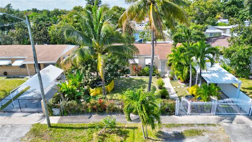 15700 Ne 15th Pl, North Miami Beach, FL, 33162-5650 | Card Image