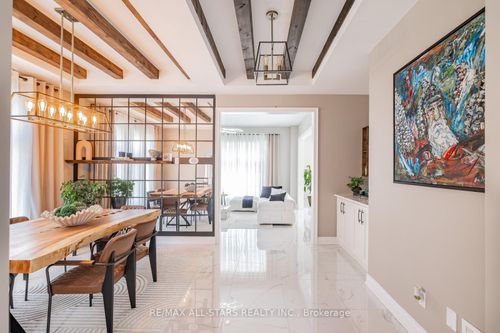 7 Ballanview Crt, Whitchurch-Stouffville, ON, L4A4W9 | Card Image