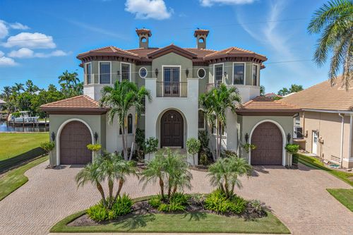 1850 Apataki Ct, MARCO ISLAND, FL, 34145-4705 | Card Image