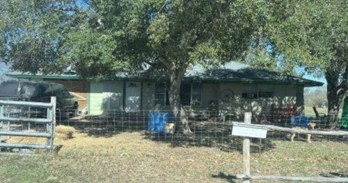 2644 Pieper Rd, Beeville, TX, 78102-7496 | Card Image