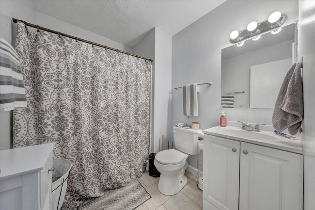 Upper Level Full Bathroom | Image 18