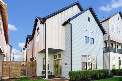 8677 Green Kolbe Ln, Houston, TX, 77080-2203 | Card Image