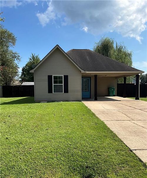 28478 Holiday Dr, Ponchatoula, LA, 70454-8435 | Card Image