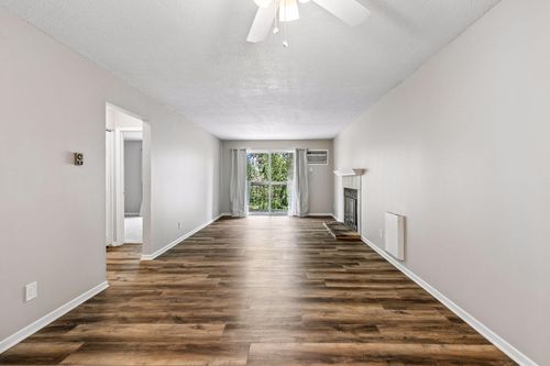 205-7600 157th St W, Apple Valley, MN, 55124-9181 | Card Image