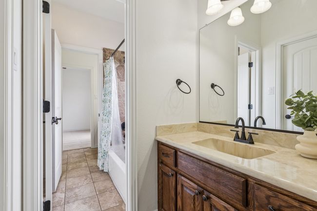 Jack and Jill bathroom that connect bedrooms #3 and #4 | Image 28