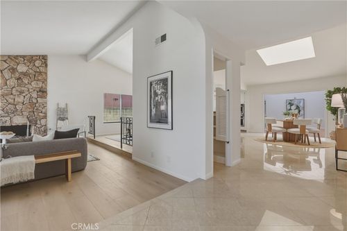 9521 Yolanda Ave, Northridge, CA, 91324-2256 | Card Image