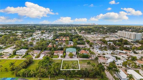3116 Pine Tree Dr, BONITA SPRINGS, FL, 34134 | Card Image