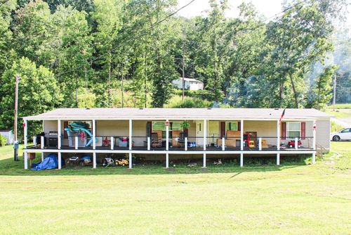 610 Freeman Branch Rd, East Bernstadt, KY, 40729-1200 | Card Image