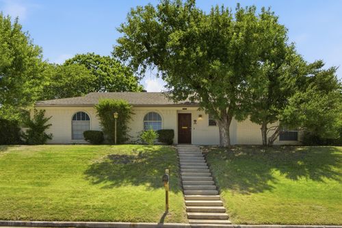 4128 Arroyo Trl, Lake Worth, TX, 76135-2302 | Card Image