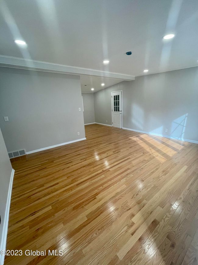 29 Willey Street, For Rent in Guilderland Zoocasa