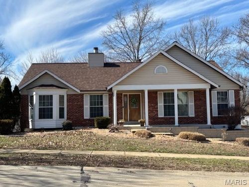 4925 Lowndes Dr, Saint Louis, MO, 63129-1663 | Card Image