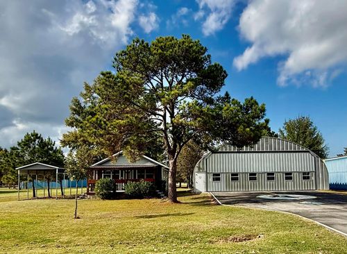 143 W Airway, Livingston, TX, 77351-6668 | Card Image