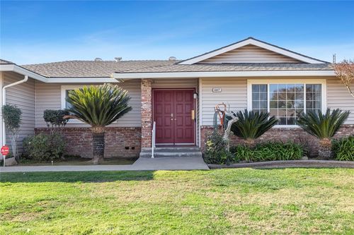 6647 N Anna St, Fresno, CA, 93710-3830 | Card Image