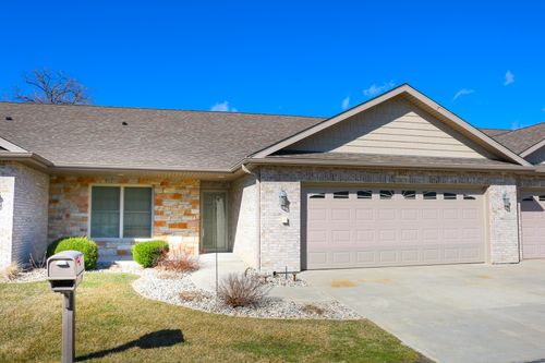 802 Veterans Ln, Crown Point, IN, 46307 | Card Image