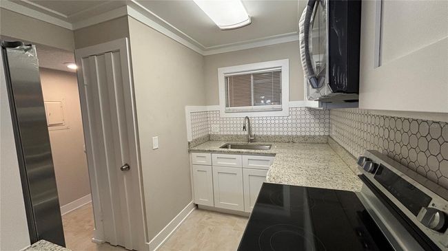 APT-210 - 2763 Woodgate Ln, Condo with 2 bedrooms, 2 bathrooms and null parking in SARASOTA FL | Image 6