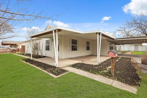 2340 Harris Ln, Haltom City, TX, 76117-4947 | Card Image