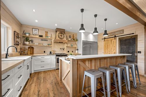 8899 Henderson Ave, Black Creek, BC, V9J1A5 | Card Image