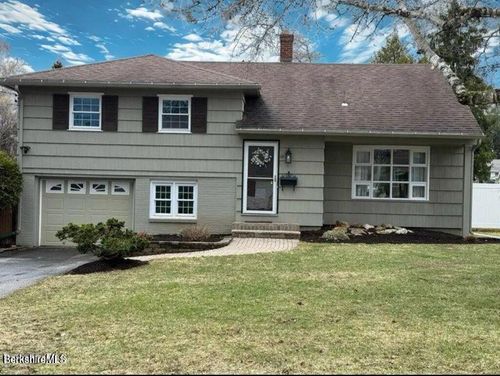 38 Rockland Dr, Pittsfield, MA, 01201 | Card Image