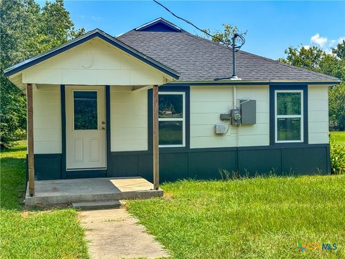 510 Carver St, Edna, TX, 77957-2904 | Card Image