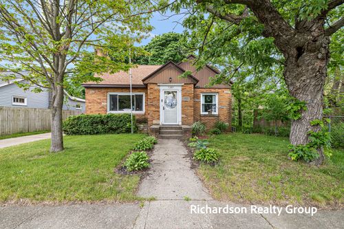 1261 Graf St, Muskegon, MI, 49442-5354 | Card Image