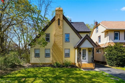 1068 Nela View Rd, Cleveland Heights, OH, 44112-2357 | Card Image