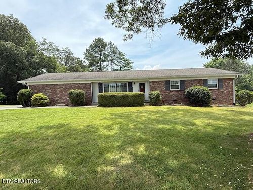 2734 Greenway Drive, Maryville, TN, 37803 | Card Image