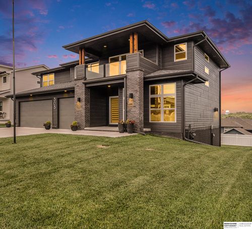 303 Otoe Dr, Yutan, NE, 68073-6401 | Card Image