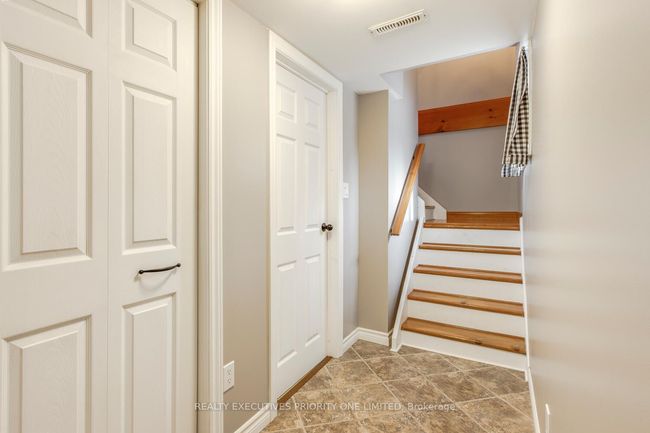 8 Musquake Crt, House other with 3 bedrooms, 1 bathrooms and 4 parking in Tiny ON | Image 17