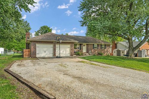 5018 Dawdy Dr, Topeka, KS, 66618-1212 | Card Image