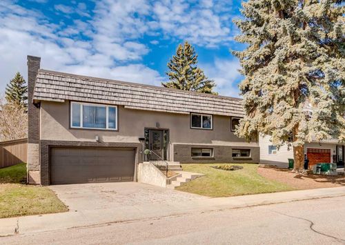 176 Mapleburn Dr Se, Calgary, AB, T2J1Y6 | Card Image