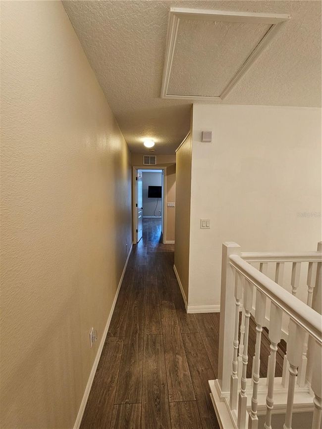 Upstairs Hallway | Image 10
