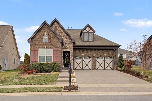 557 Lingering Way, Hendersonville, TN, 37075-1509 | Card Image