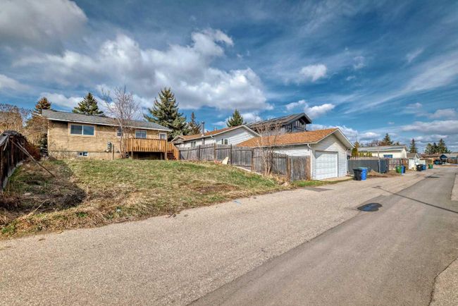 147 Rundlecairn Road Ne, Home with 5 bedrooms, 2 bathrooms and null parking in Calgary AB | Image 41