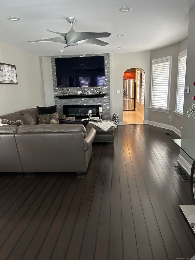 554 Huntington Rd, Home with 6 bedrooms, 4 bathrooms and null parking in Bridgeport CT | Image 18