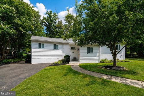 3237 Dye Dr, FALLS CHURCH, VA, 22042-3750 | Card Image