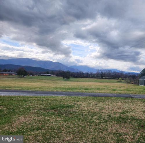 5 Fox Ln, LURAY, VA, 22835-9714 | Card Image