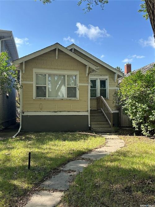1268 Robinson St, Regina, SK, S4T2N2 | Card Image