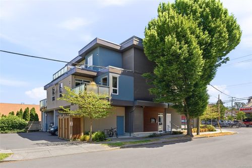 303-1515 Redfern St, Victoria, BC, V8R4X3 | Card Image