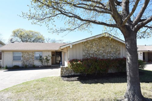 8945 Flicker Ln, Dallas, TX, 75238-3854 | Card Image