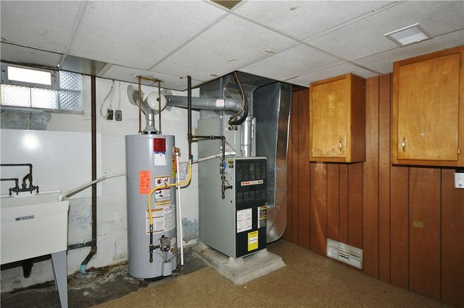 3743 Grant St, House other with 3 bedrooms, 3 bathrooms and 1 parking in Castle Shannon PA | Image 26
