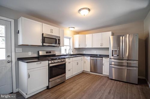 1411 Claire Dr, BIRDSBORO, PA, 19508-8805 | Card Image