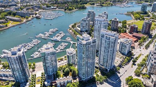 3302-193 Aquarius Mews, Vancouver, BC, V6Z2Z2 | Card Image