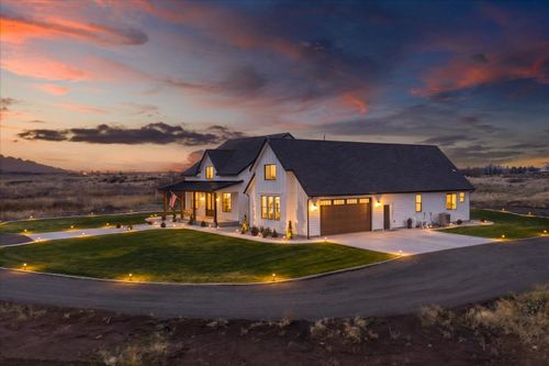 23070 W Mcfarlane Rd, Medical Lake, WA, 99022 | Card Image