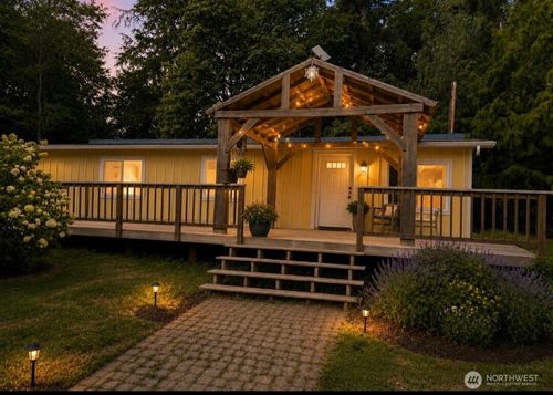 351 Evergreen Park Rd, Camano Island, WA, 98282-8648 | Card Image