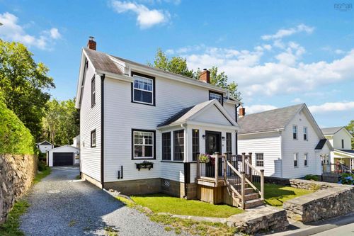 8 Markland Ave, Brooklyn, NS, B0J1H0 | Card Image