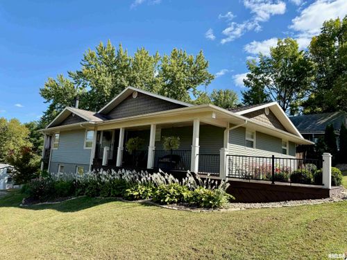 205 E Adams St, Petersburg, IL, 62675-1731 | Card Image