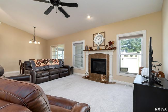 5506 Baraboo Court, Home with 2 bedrooms, 2 bathrooms and null parking in Davenport IA | Image 15