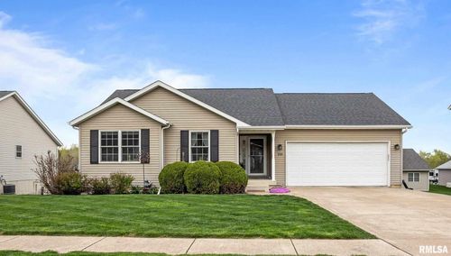 939 5th Avenue Dr W, Andalusia, IL, 61232-9511 | Card Image
